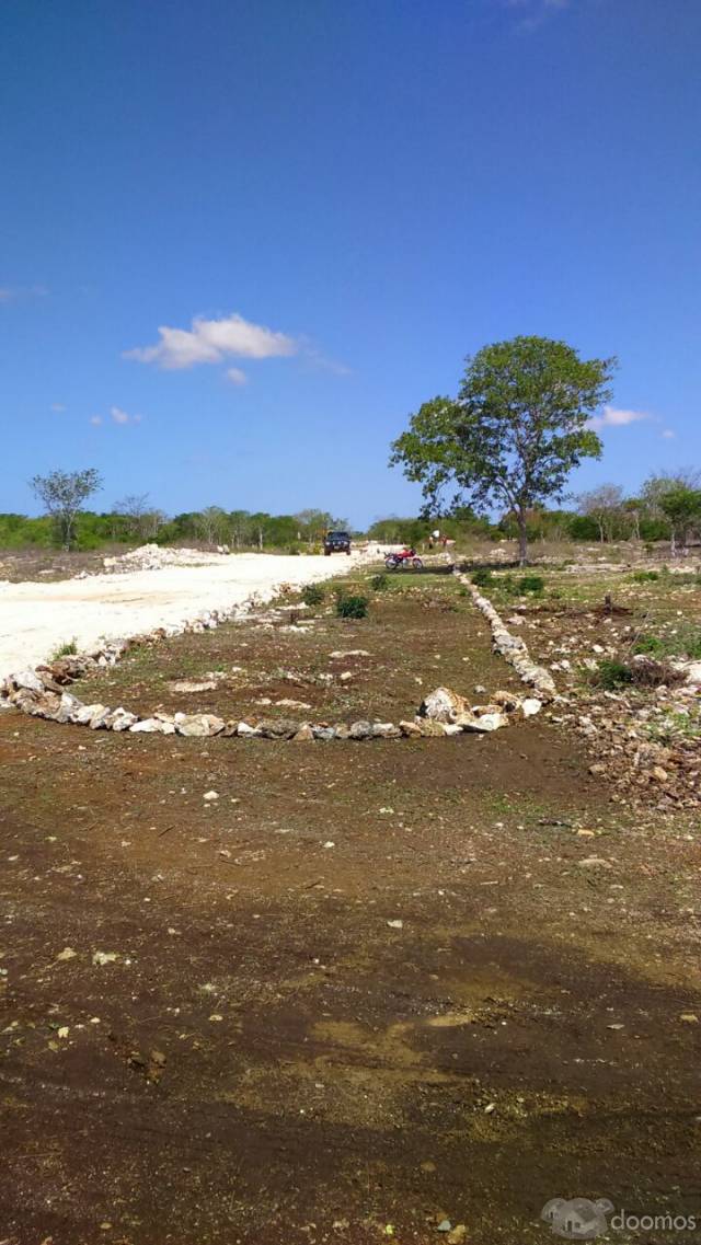 Terrenos en fraccionamiento Residencial Izamal con servicios y escrituras