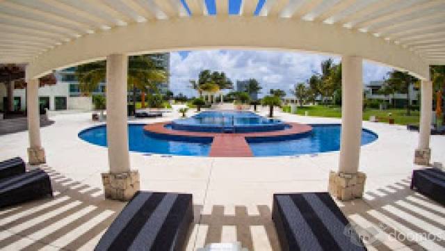 VENTA DE ESPECTACULAR PENTHOUSE EN NOVO CANCUN