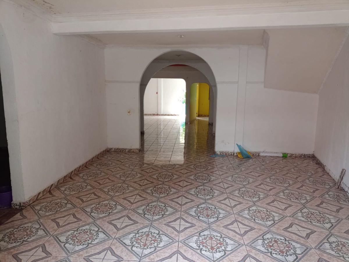 Casa en Remate en venta ubicada en Albania Baja.