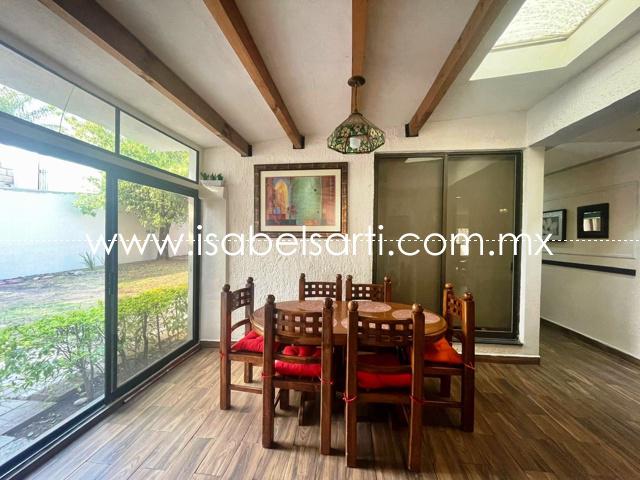 CASA EN VENTA EN JURICA