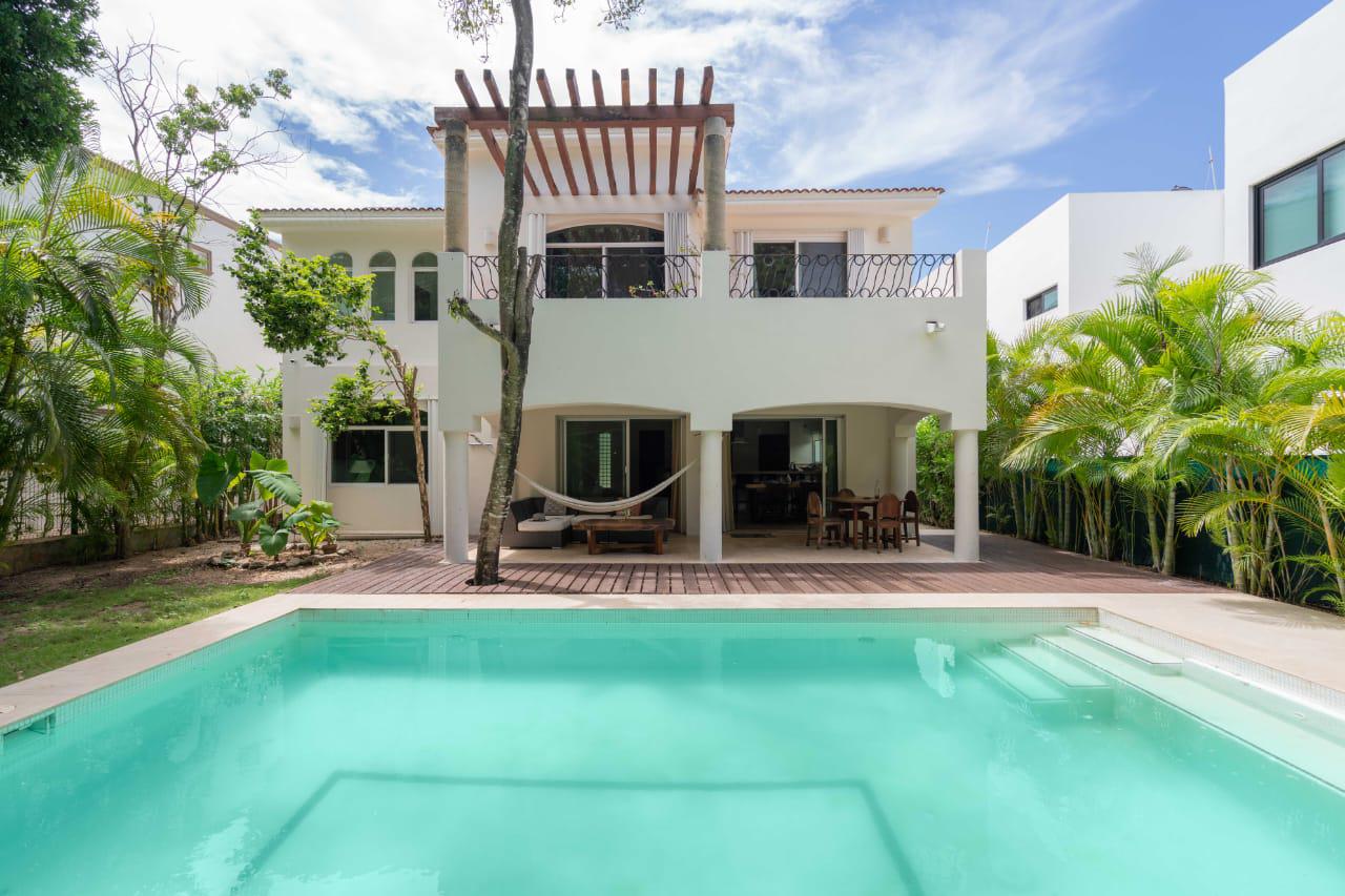 Casa en Renta, 4 Recamaras, AMUEBLADA, piscina, Playacar, Playa del Carmen