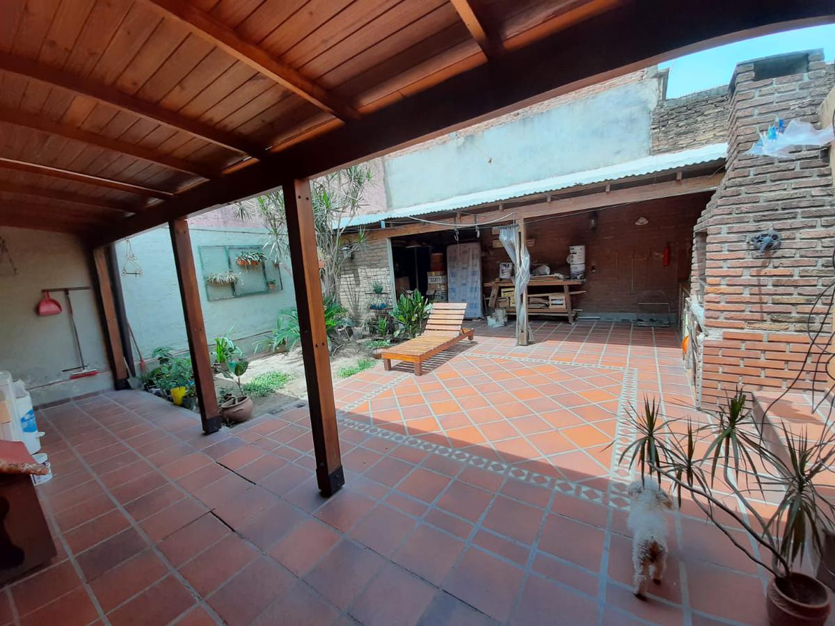 CASA EN VENTA ZONA CENTRO- CON CONSULTORIO Y SALA DE ESPERA