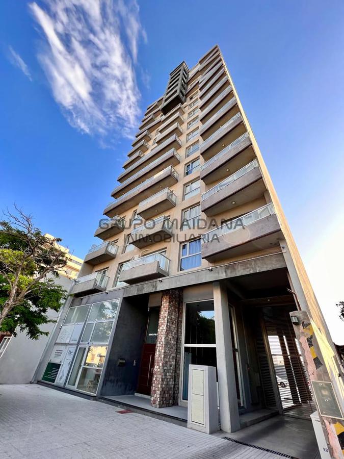 Departamento con cochera en venta Torre Apolo