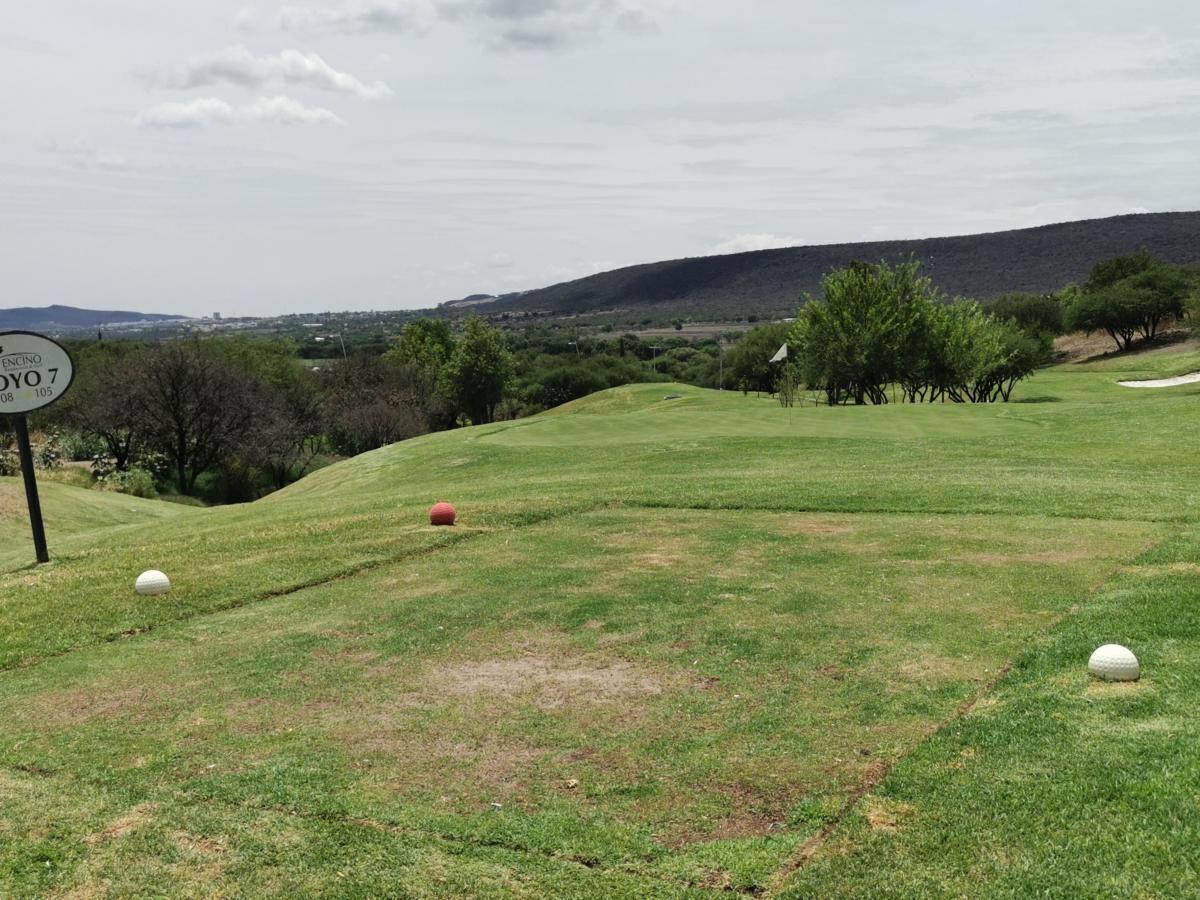 Se Venden 2 Terrenos de 180 m2 en El Encino, Club de Golf de 18 Hoyos, Luxury