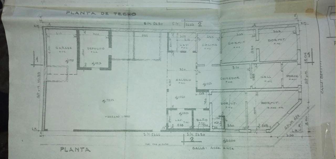 Casa en Venta con Local Comercial en Anta y Beruti, Zarate