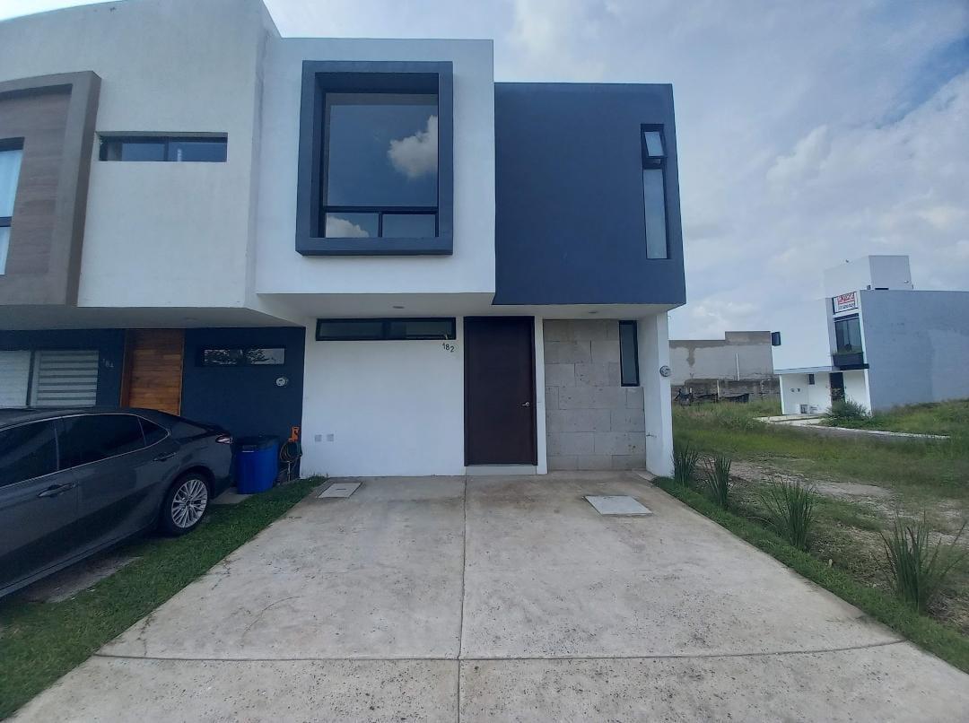 Casa en Venta en Fraccionamiento La Moraleja Residencial, Zapopan