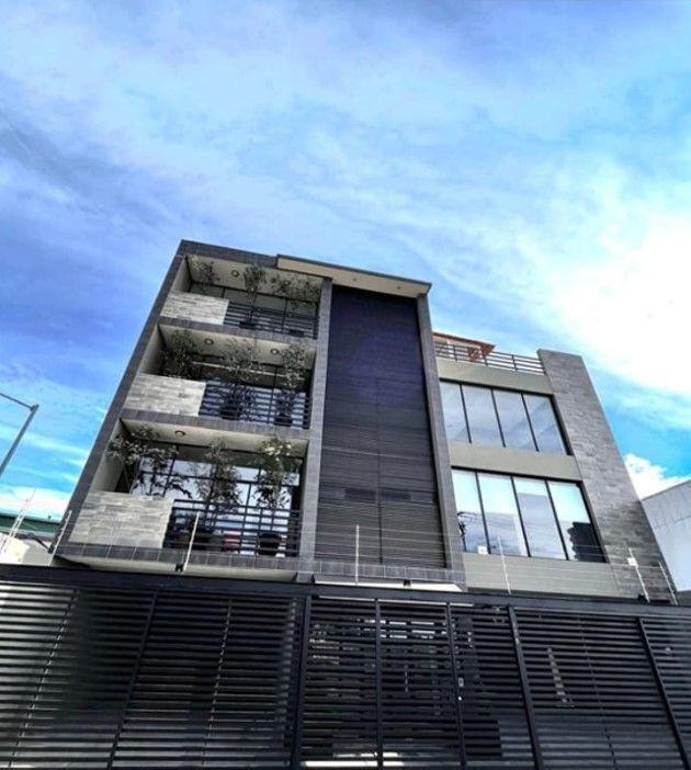 Se Vende Edificio en El Pueblito Centro, 4 Niveles, Ubicadísimo, T.527 m2