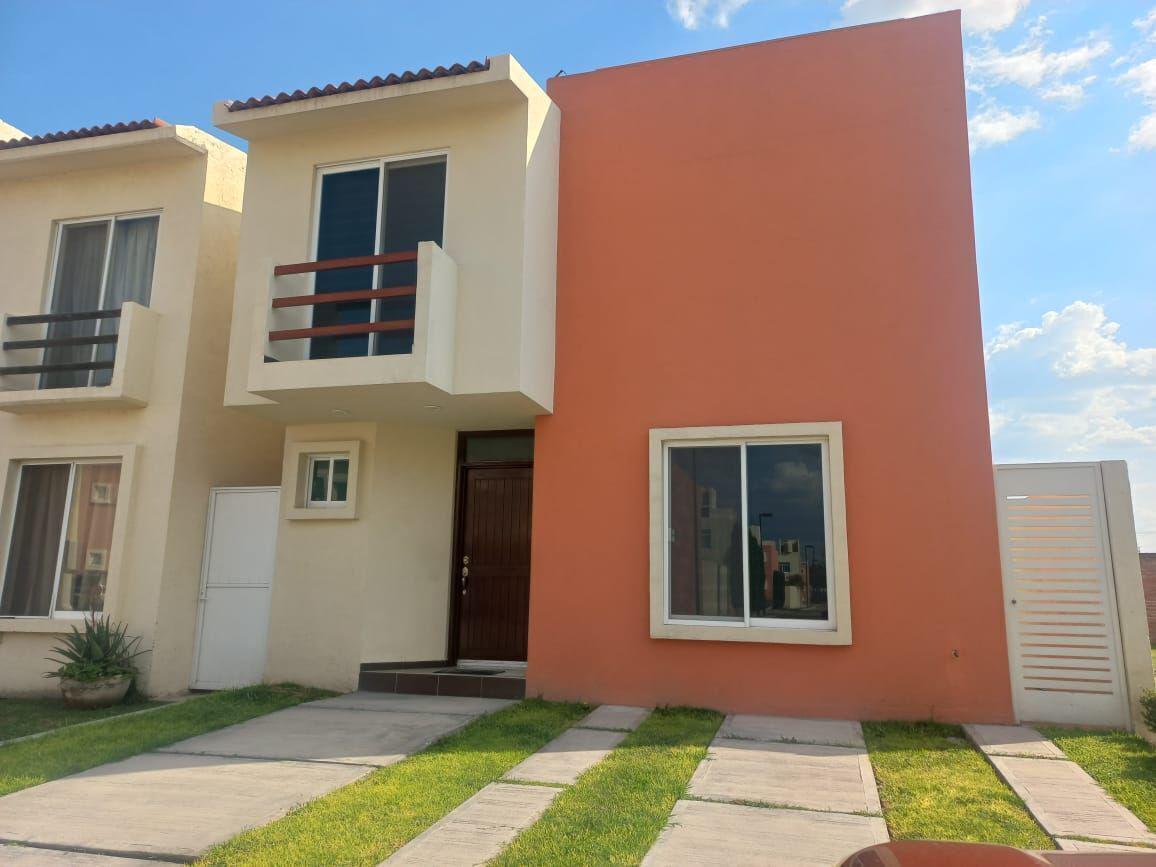 Se Vende Casa en El Pueblito Centro, 3 Recamaras, 3.5 Baños, Jardín, Ubicadisima