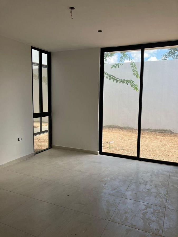 CASA EN VENTA  MERIDA PRIVADA SAVARA MOD MARANTA LISTA