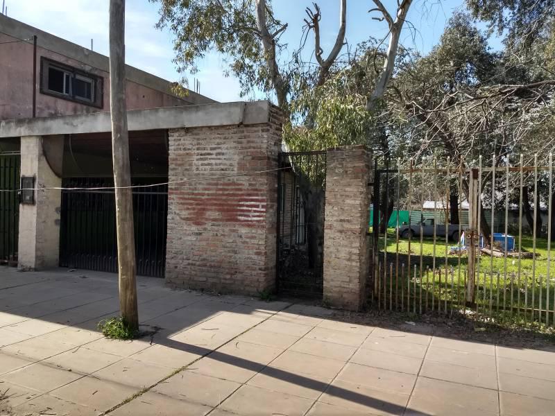 Venta de 8 lotes en Block  con locales