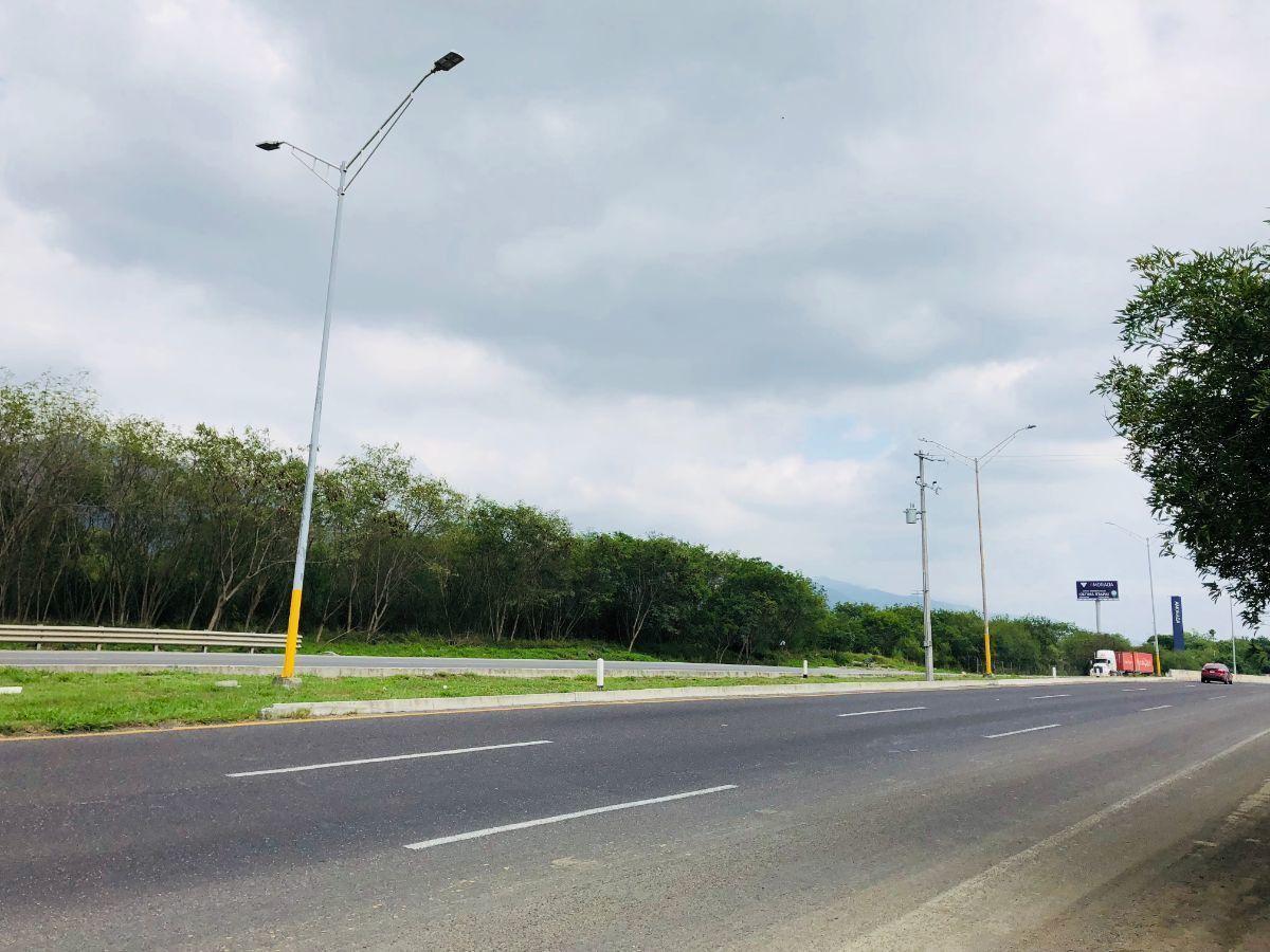 Terreno Comercial en Venta frente a Carretera Nacional, El Y