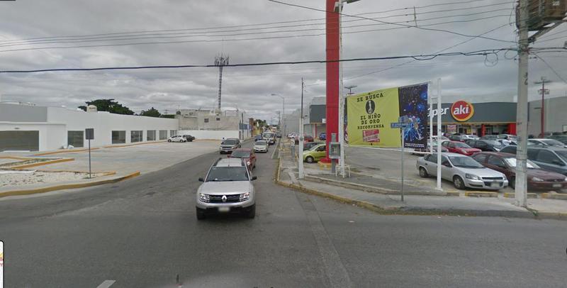 Local Comercial sobre Av. Alfredo Barrera en esquina.