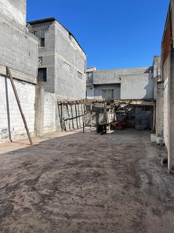 Terreno bardeado en renta en la colonia Moderna - Centro de Monterrey