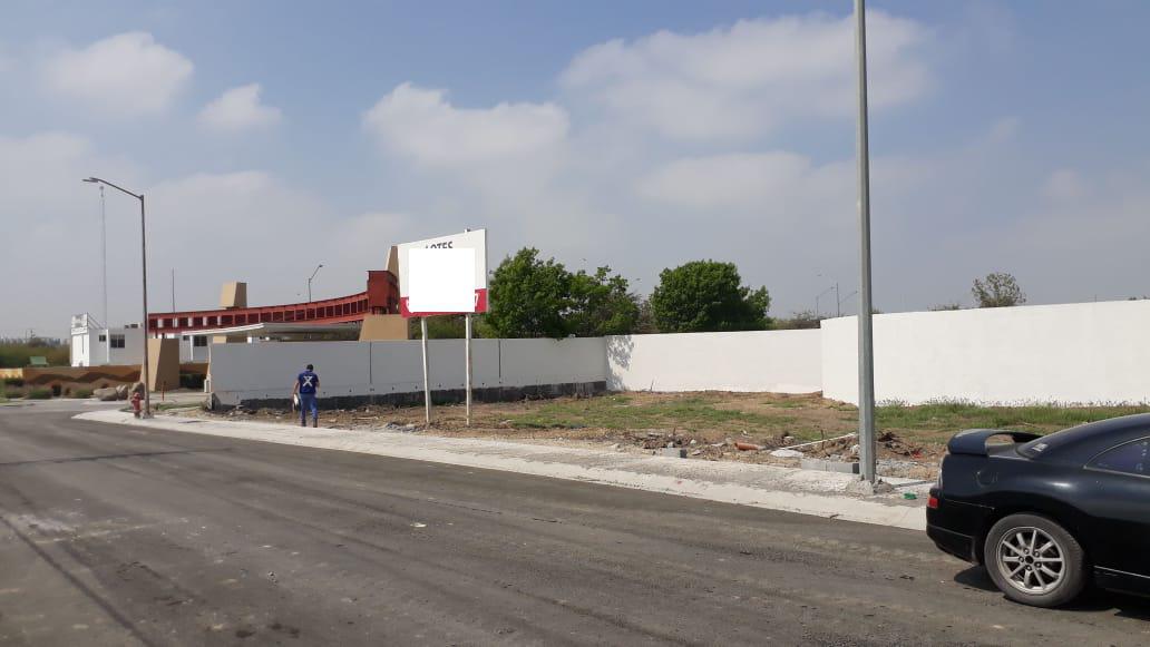 TERRENO COMERCIAL EN RENTA