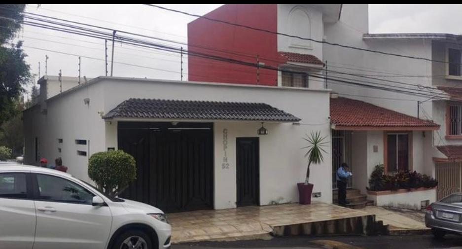 CASA EN VENTA ARAUCARIAS