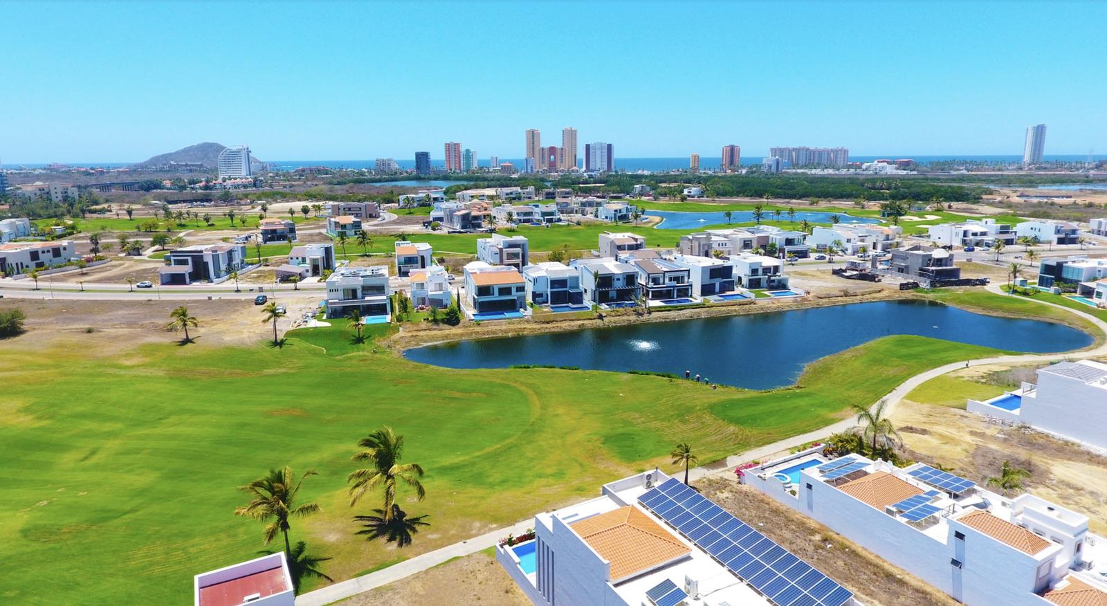 Terreno en  venta en Marina Campo de Golf Mazatlán, Sinaloa