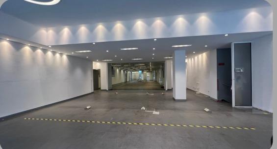 EXCELENTE LOCAL  - 2 PLTAS - VIGILANCIA - 500 m2