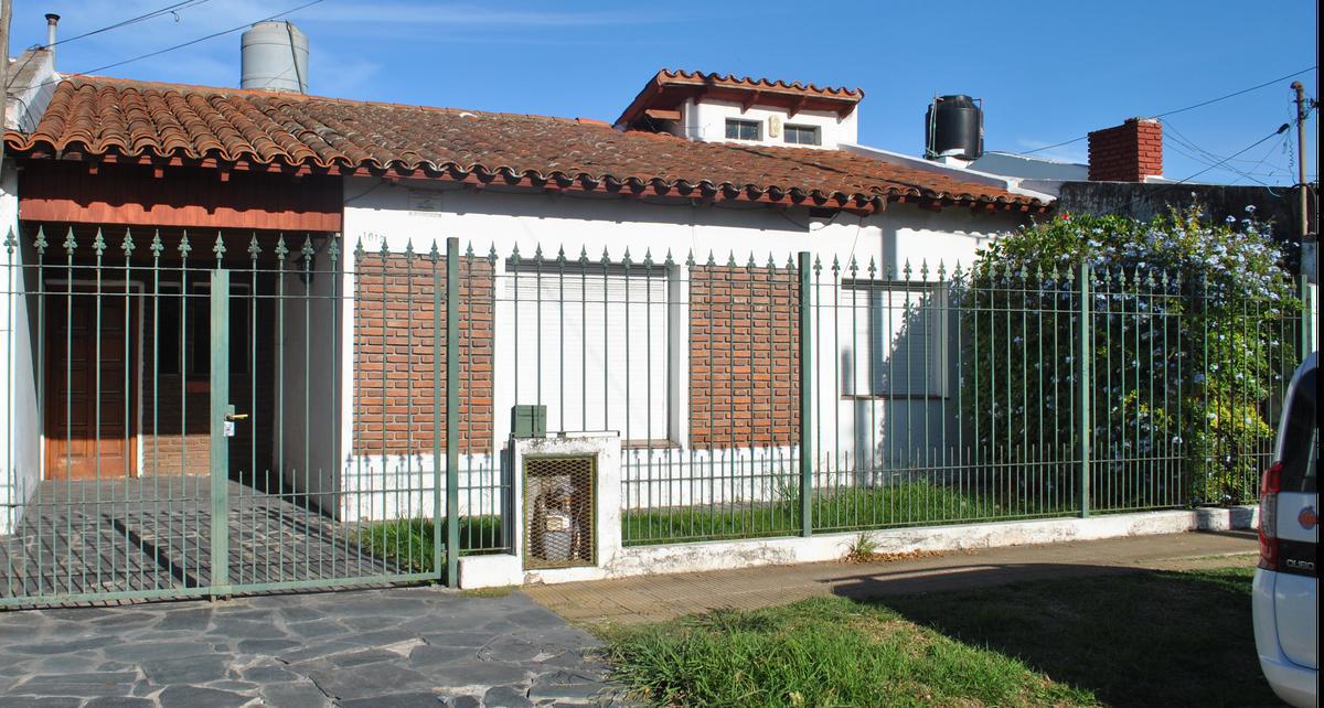 Casa en  venta en 76 e/ 15 y 16, tres dormitorios