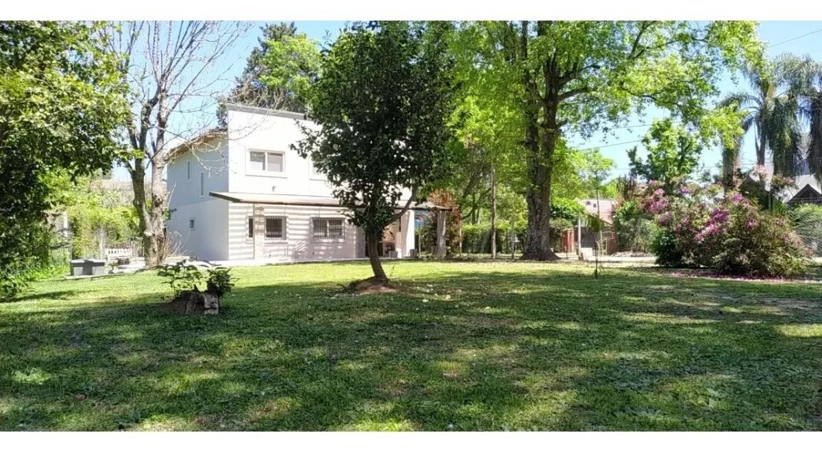 Hermosa Casa a la Venta En Barrio Parque El Cazador