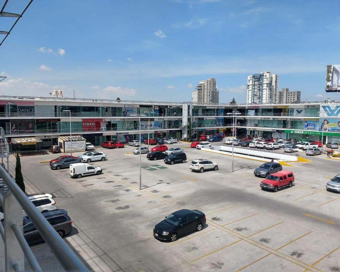 Local En Renta En Plaza Comercial Sobre Boulevard Atlixco