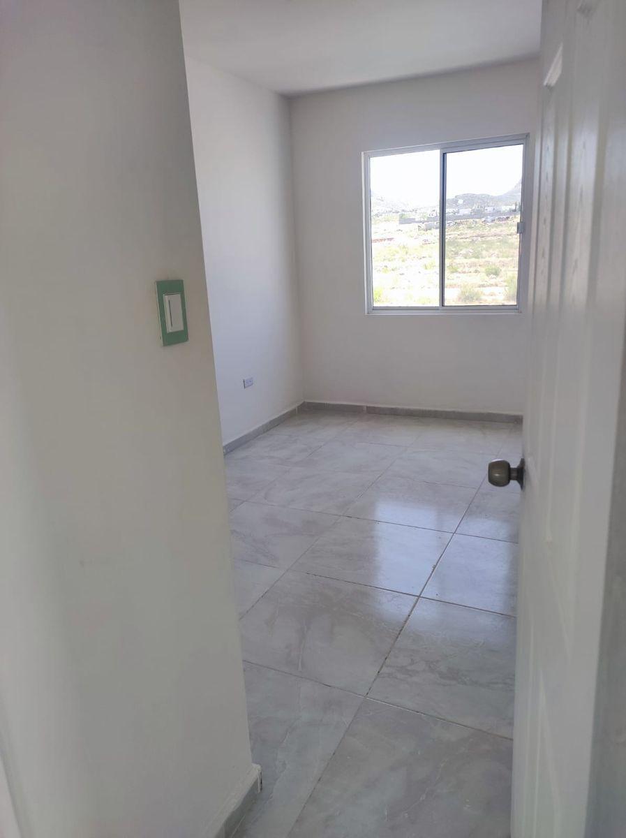 VENTA DE CASA EN FRACC LOMAS DE LEON