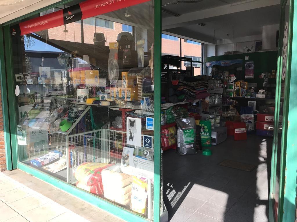 Pet shop en venta - 86Mts2 - Pilar