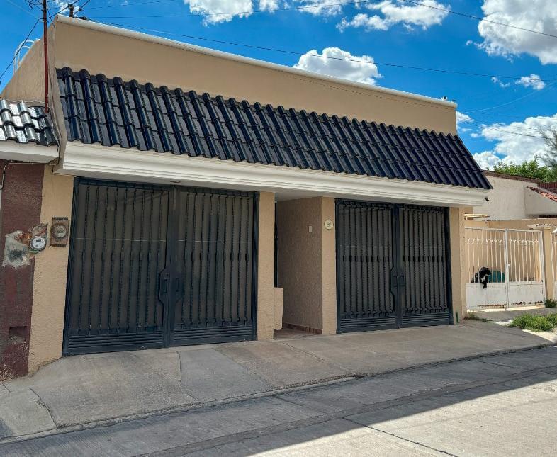 Casa en Fraccionamiento Colinas del Poniente, Aguascalientes