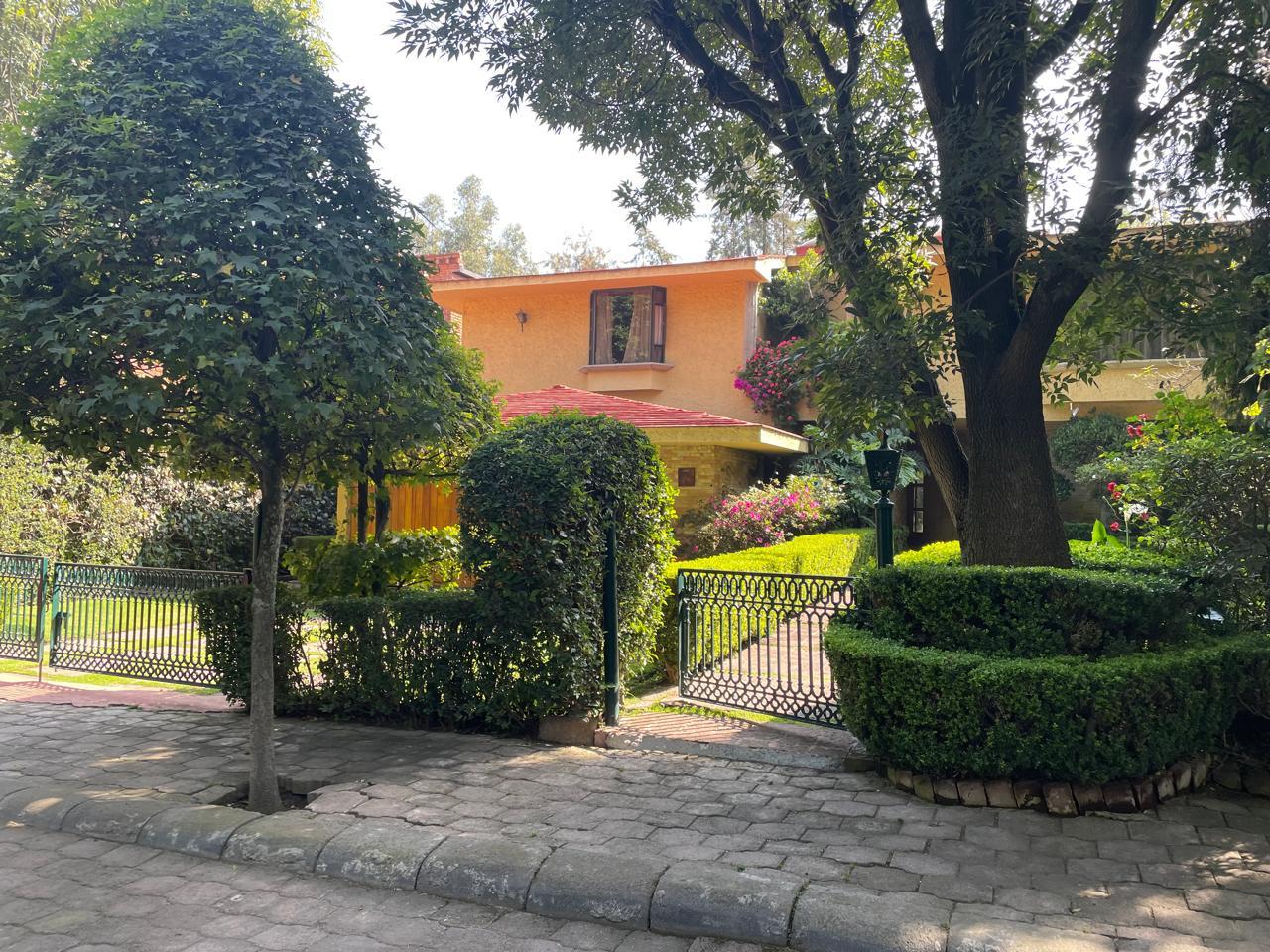 Hermosa Casa en  venta, Camino a Santa Teresa