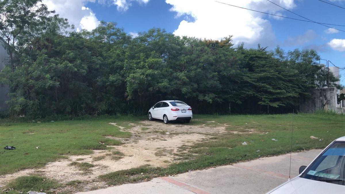 TERRENO EN VENTA EN CAMPECHE EN AV. MAESTROS CAMPECHANOS  O  AV. PATRICIO TRUEBA