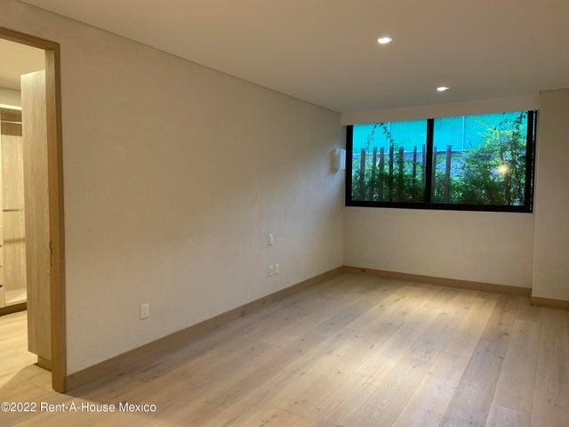 Departamento en Venta en Tlalpan, Los Framboyanes NC. 24-4011