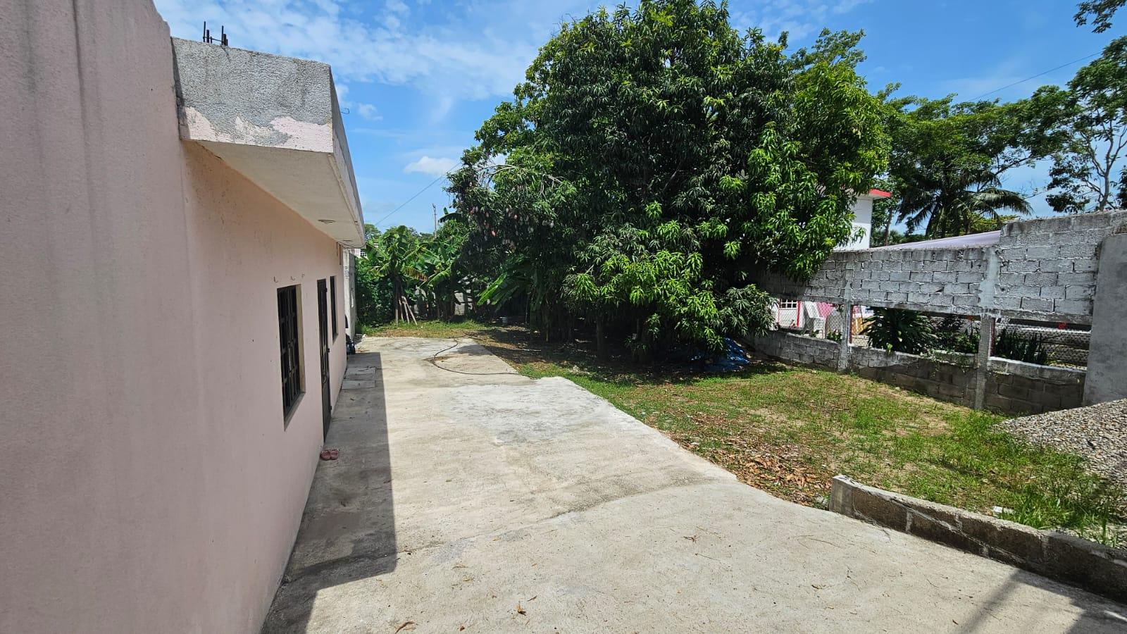 CASA EN VENTA CON TERRENO SOBRE CARRETERA VILLAHERMOSA NACAJUCA