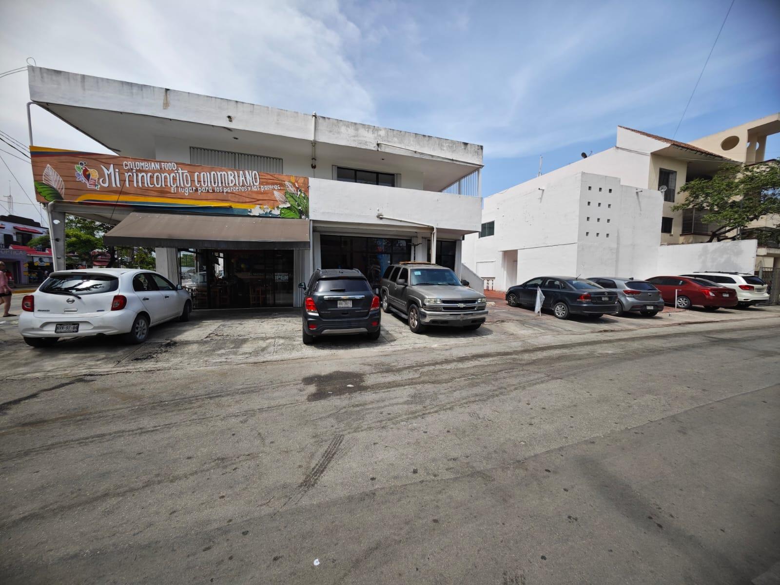 EDIFICIO EN RENTA EN PLAYA DEL CARMEN IDEAL PARA ESCUELA CÉNTRICO