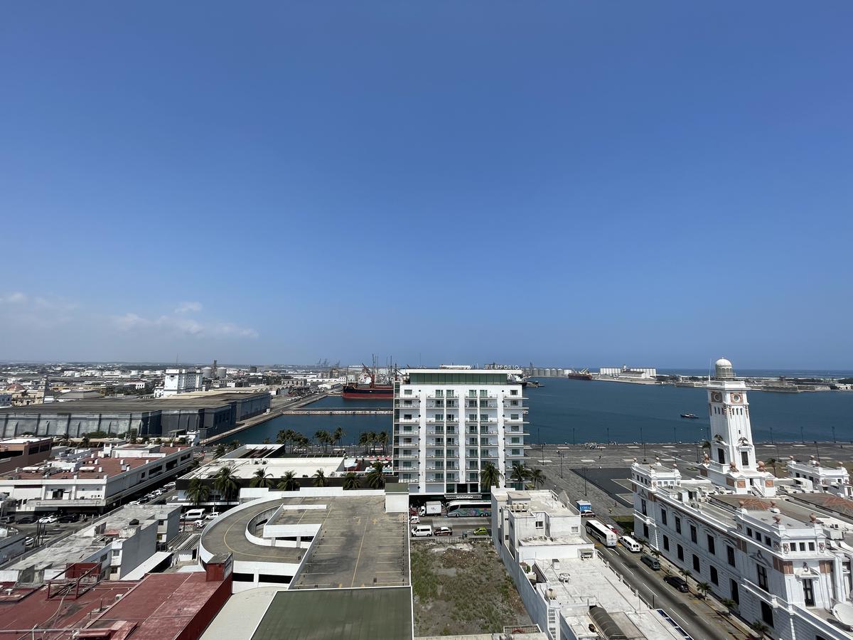 Local en RENTA de 300 m2 cerca del malecon de Veracruz