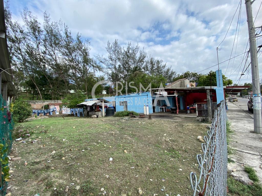 TERRENO EN VENTA SOBRE CALLE EL ROBLE (EL TÚNEL), COL. LAS LOMAS