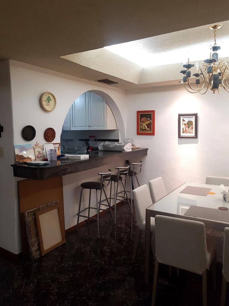 Casa en venta en Colonia Capistrano, a 50 m de parque, Barrio Tampiquito, en San Pedro