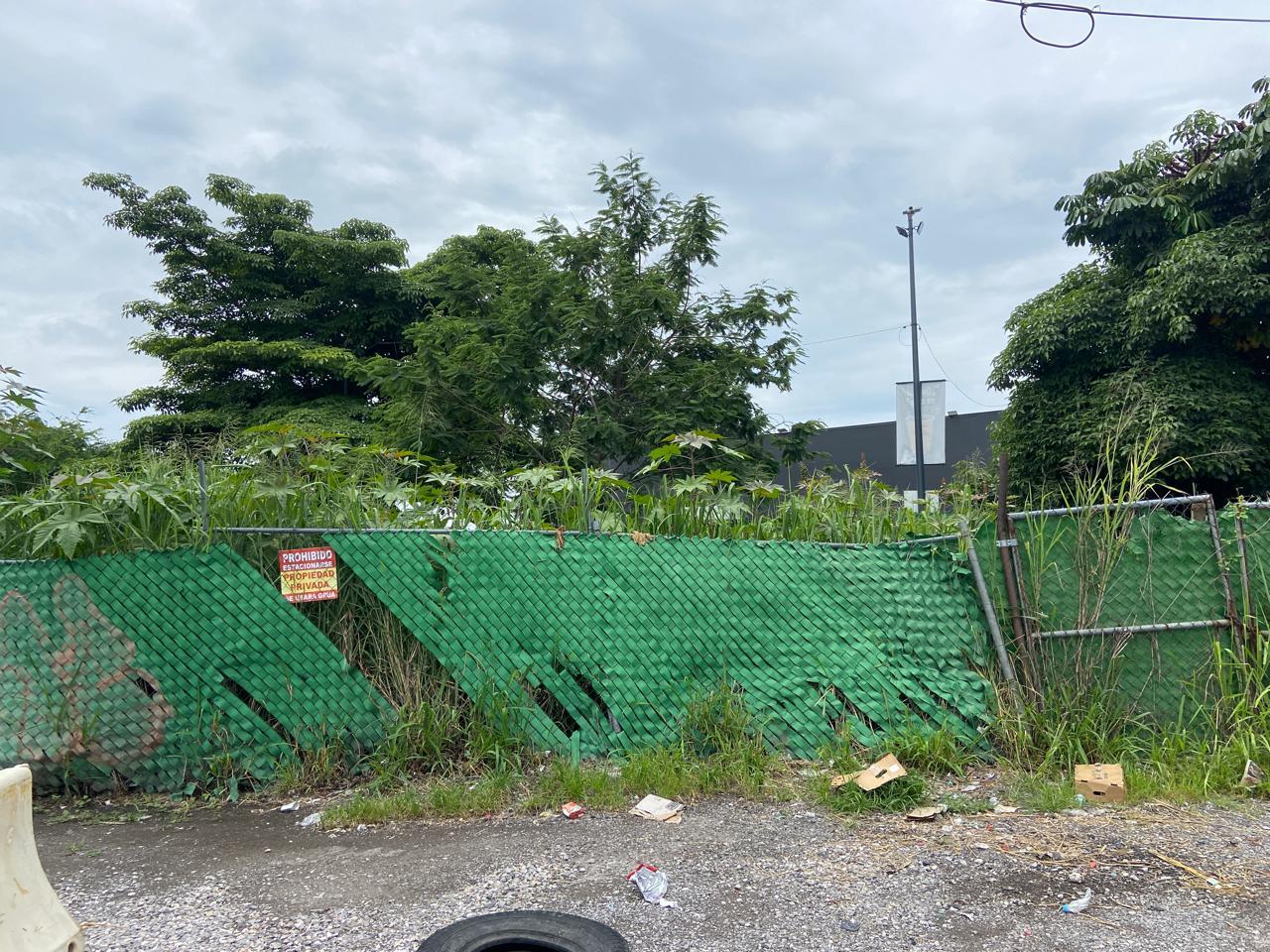 Terreno plano comercial a pie de carretera en Chipitlán, Cuernavaca