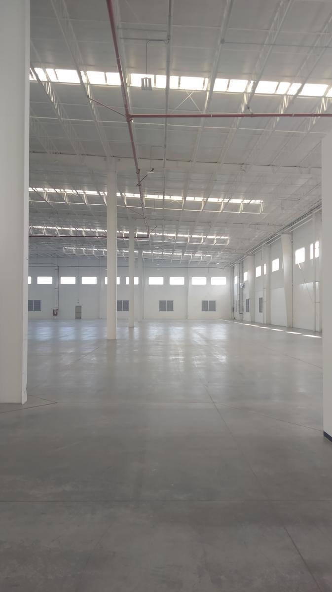 Nave Industrial en Renta en Parque Bernardo Quintana 12,000 m2