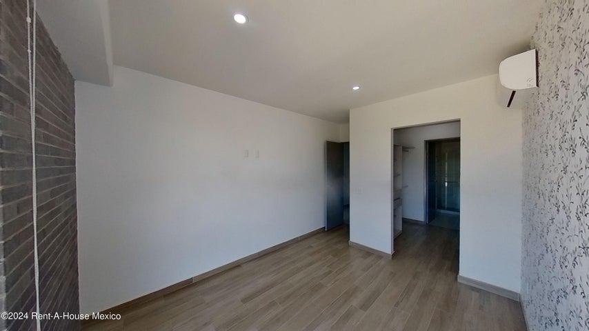 Departamento en Venta en Zapopan El Campanario ZG 24-4695