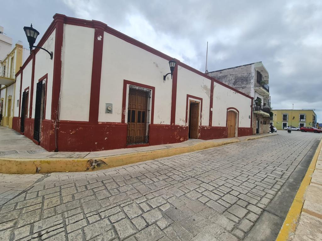 CASA EN VENTA EN CAMPECHE CENTRO HISTORICO EN ESQUINA