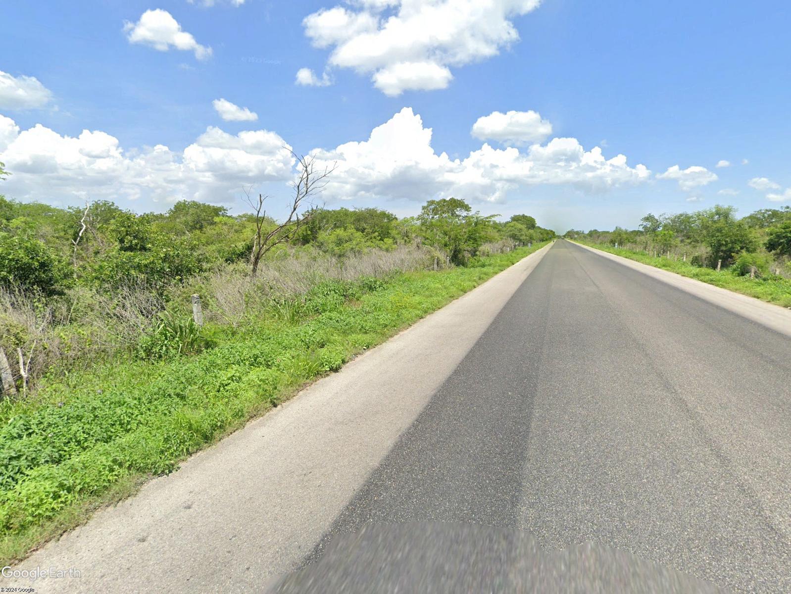 Terreno de 20 ha a Pie de Carretera, entre Baspul y Praderas del Mayab