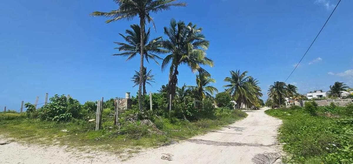 Venta Terreno Esquina Frente al Mar en las Playas de Telchac Puerto