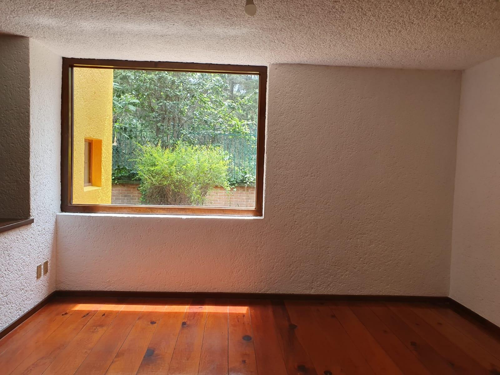 Casa en  Venta en San Jerónimo a 5 min Periférico vista arbolada