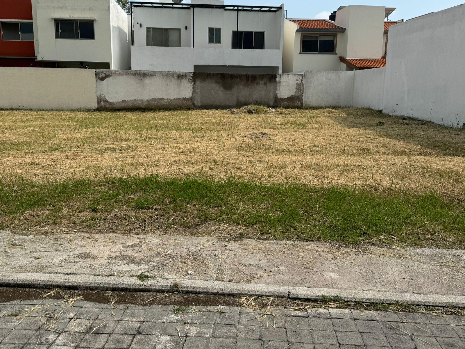 Venta de Terreno Plano en Fraccionamiento con Seguridad, en Jiutepec Morelos