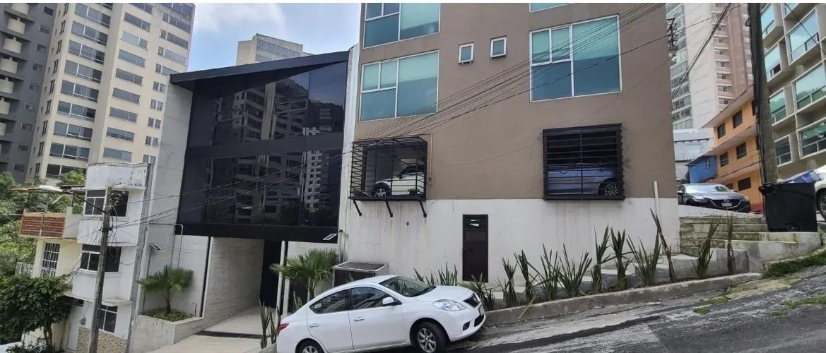 En renta nuevo edificio comercial en Bosques de las Lomas