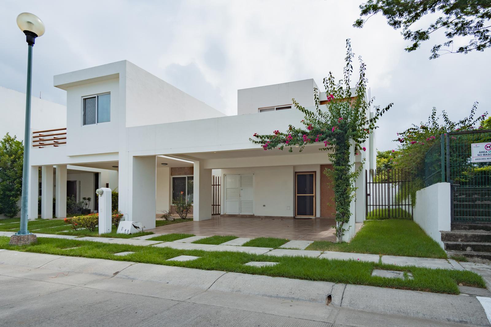 Casa en Venta en Fraccionamiento Las Moras Puerto Vallarta.