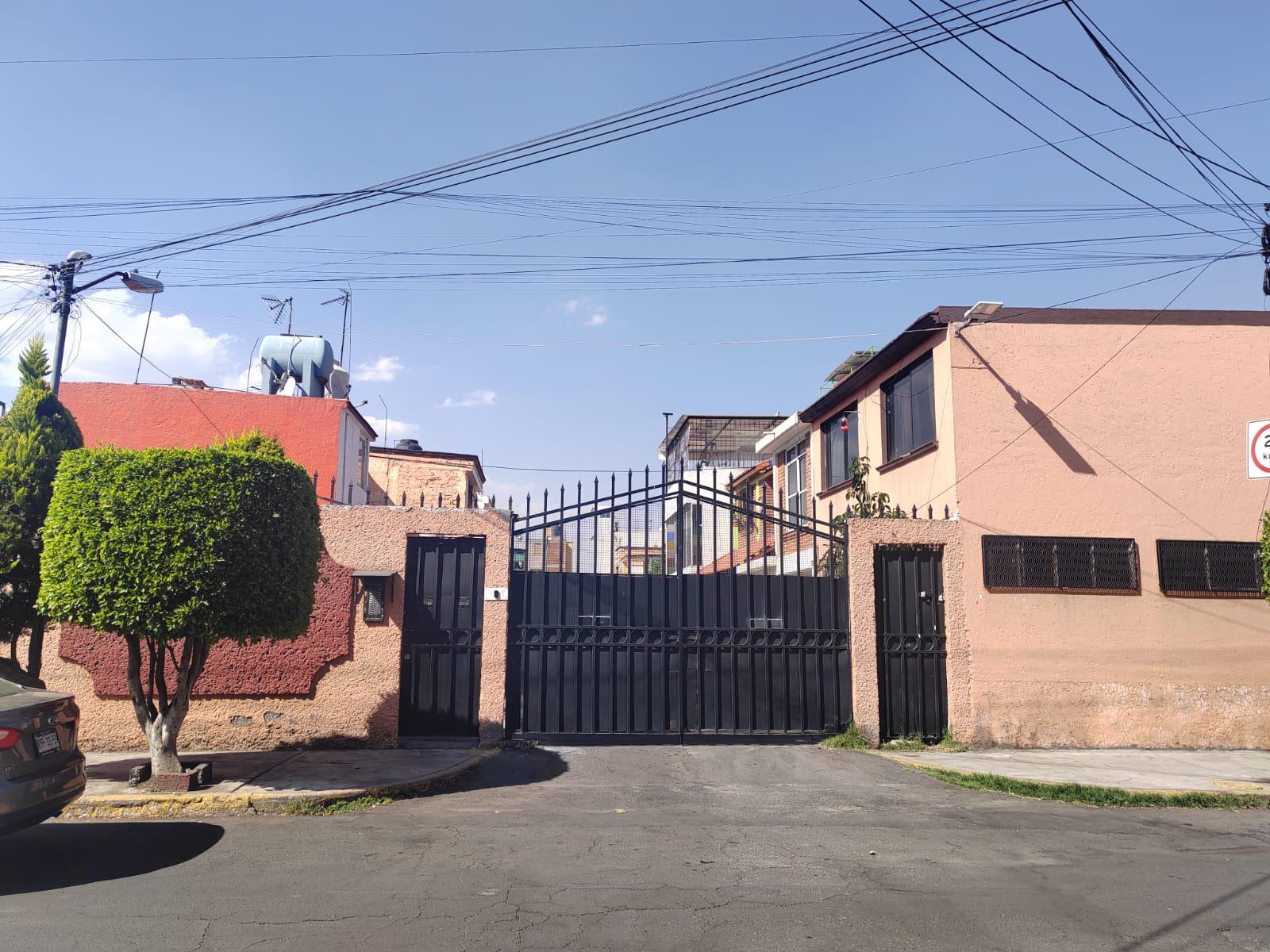 Casa familiar en Lomas Estrella, Iztapalapa