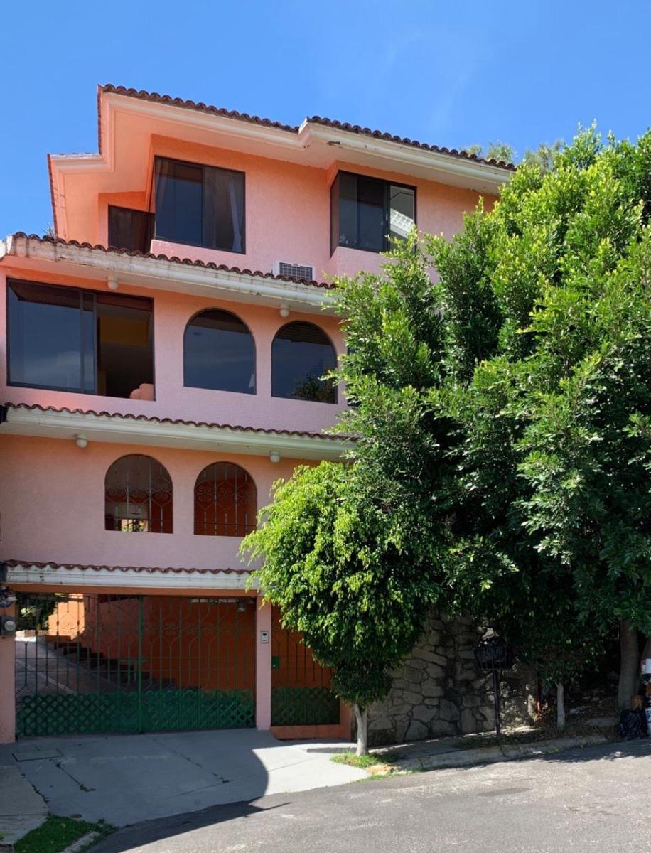 Casa en venta en Paseos del Bosque, Naucalpan de Juárez