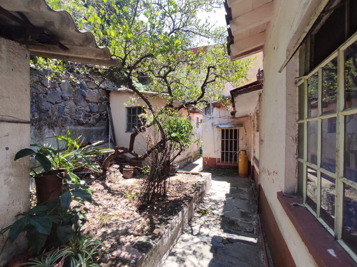 Casa con uso de suelo en venta, Amatitlán, Cuernavaca, Morelos