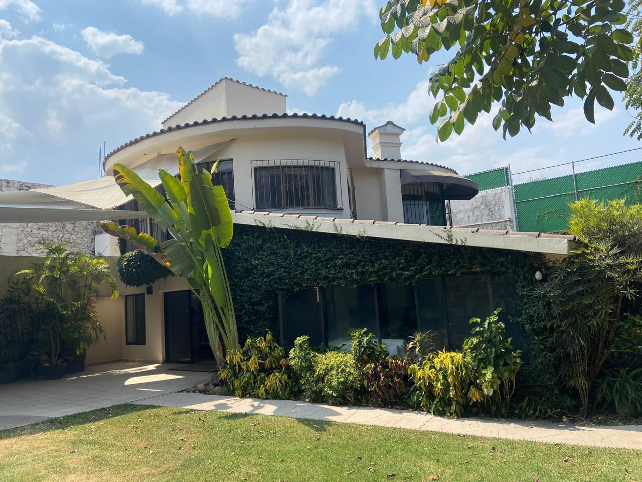 Casa en venta en privada con vigilancia. Vista Hermosa, Cuernavaca