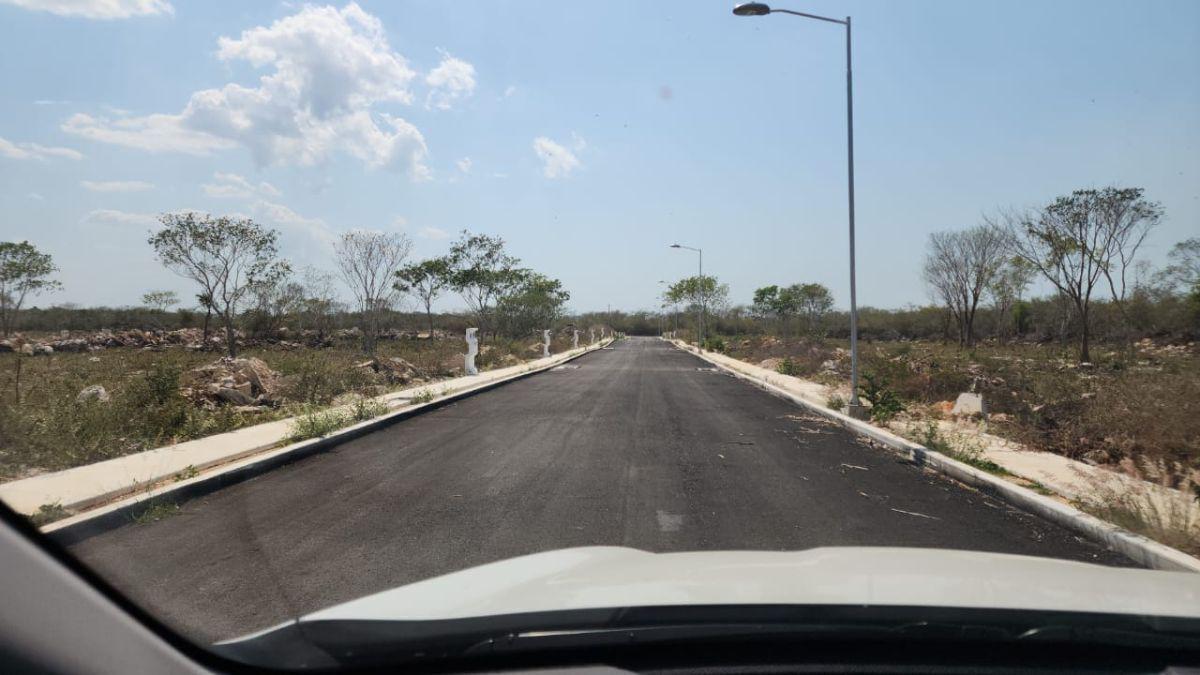 Terreno  con luz y agua cerca del centro de  Conkal listo para construir.